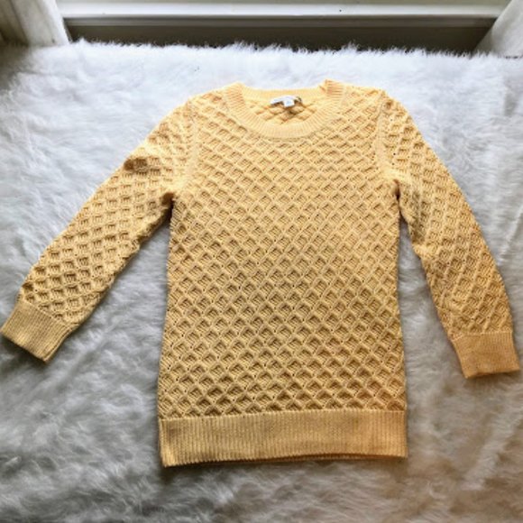 Banana Republic crochet sweater size Small Banana Republic crochet sweater size Small